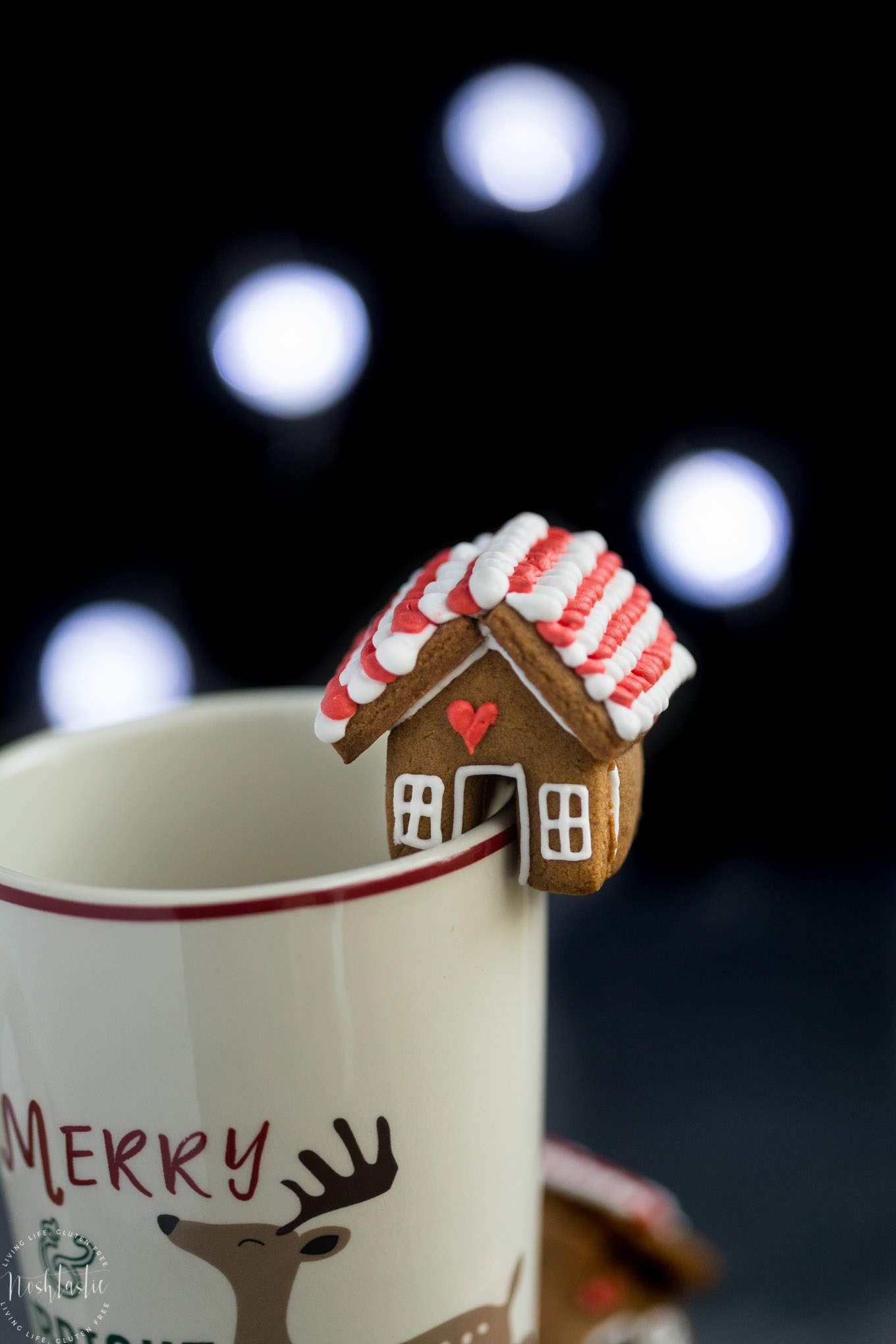 🎅 Mini Gingerbread Houses Mug Topper Recipe, and how to make Royal Icing &  gingerbread man(ASMR) 